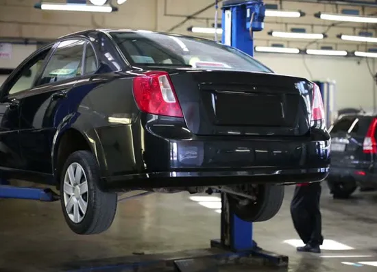 Замена брызговиков на СТО