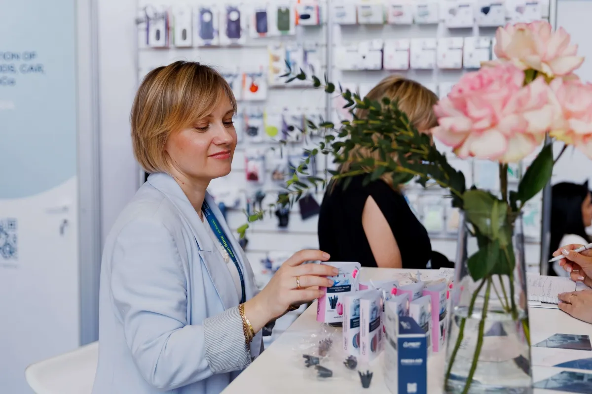 Ароматизаторы для дома АЕР - насадки на вешалку MAGNOLIA на стенде АЕР Ароматизаторы для дома АЕР - насадки на вешалку MAGNOLIA, CORAL