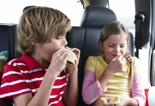 Запах еды в машине